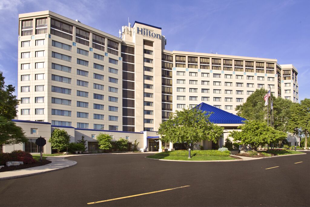 Hilton Chicago / Oak Brook Hills Resort and Conference Center Unveils